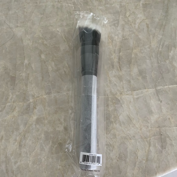 Kevyn Aucoin The Neo Powder Brush - 122-8262 - Picture 3 of 5